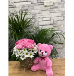Pembe güllü ayaklı saksı, pembe ayılı